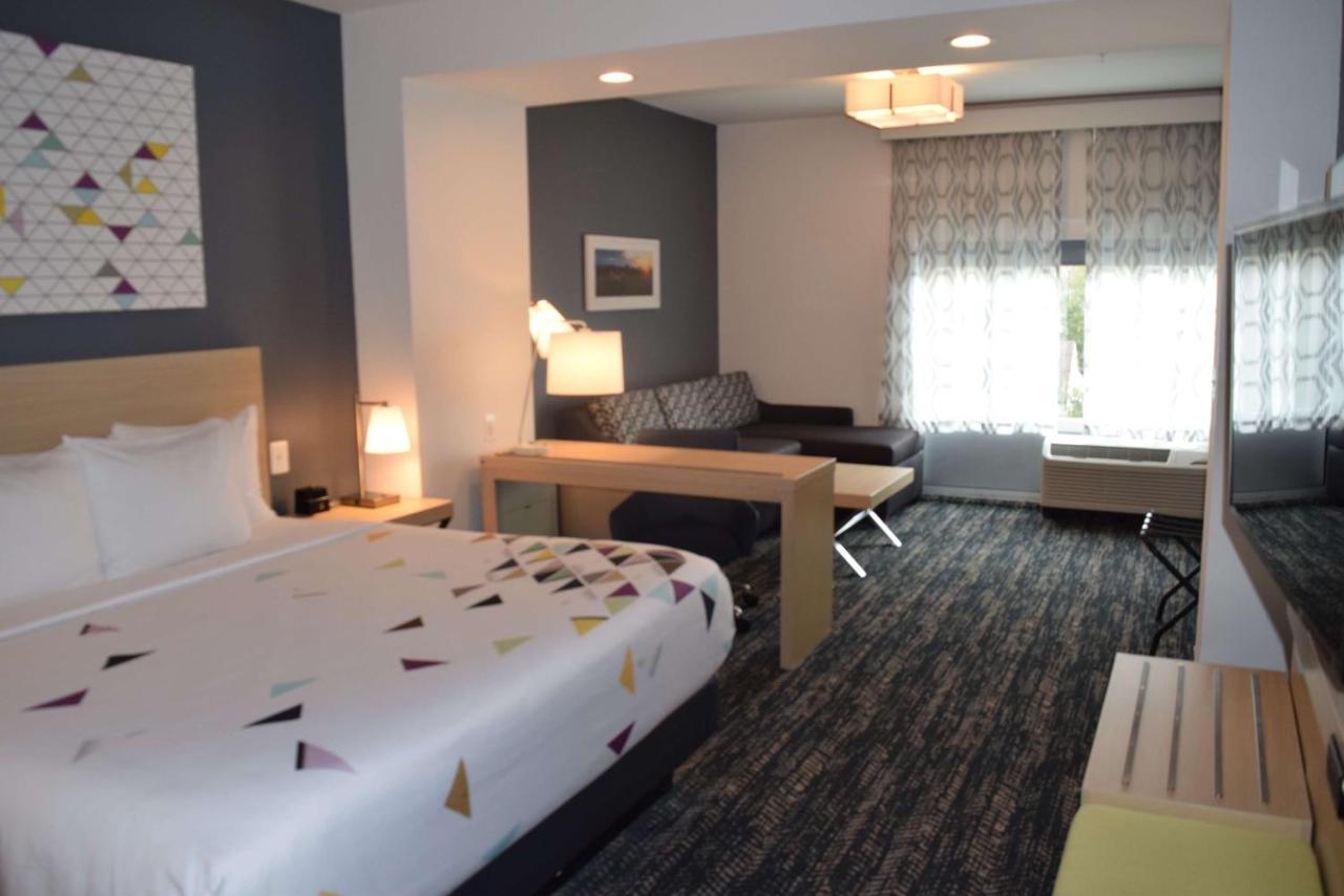 La Quinta Inn & Suites By Wyndham Manassas, Va- Dulles Airport Ngoại thất bức ảnh